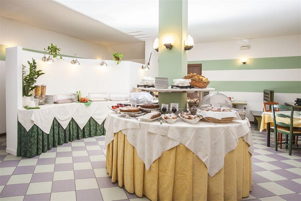 Hotel Sofia Lido di Jesolo Buitenkant foto