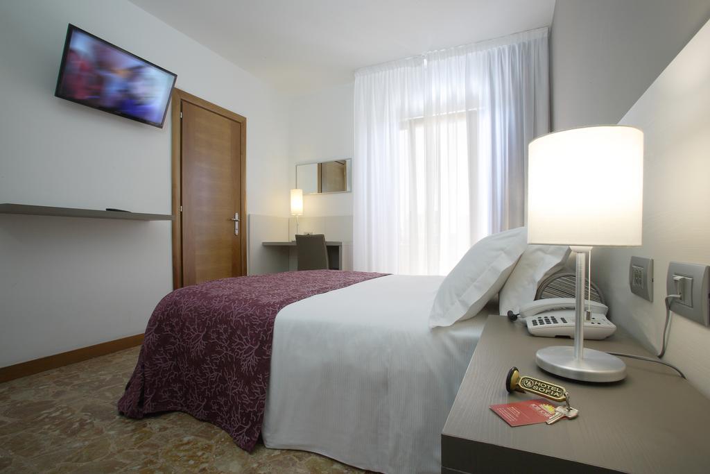 Hotel Sofia Lido di Jesolo Buitenkant foto