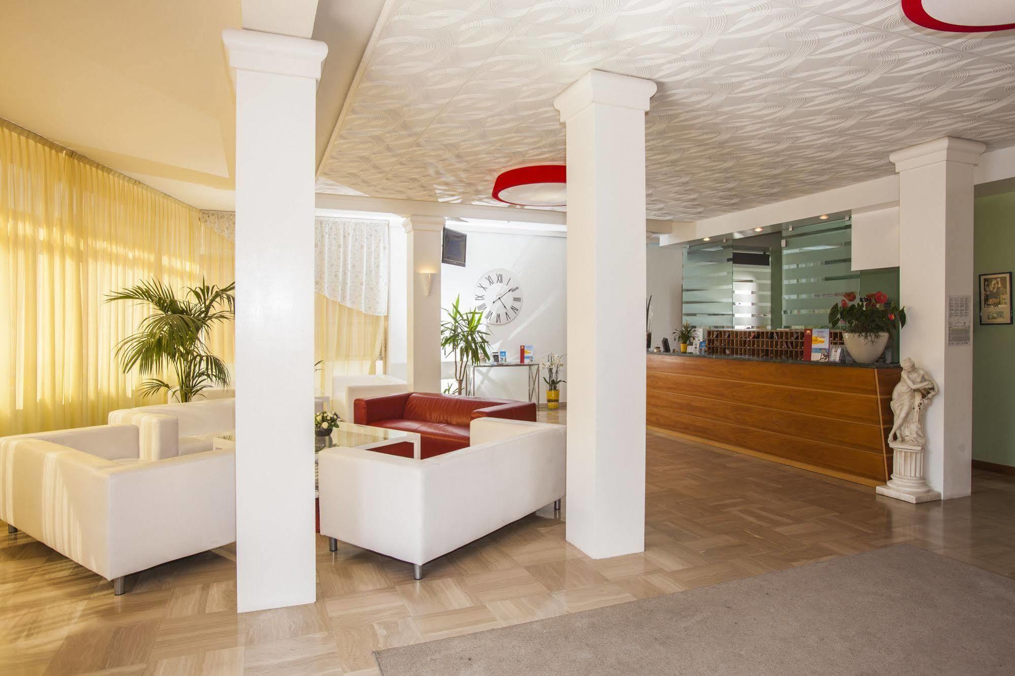 Hotel Sofia Lido di Jesolo Buitenkant foto