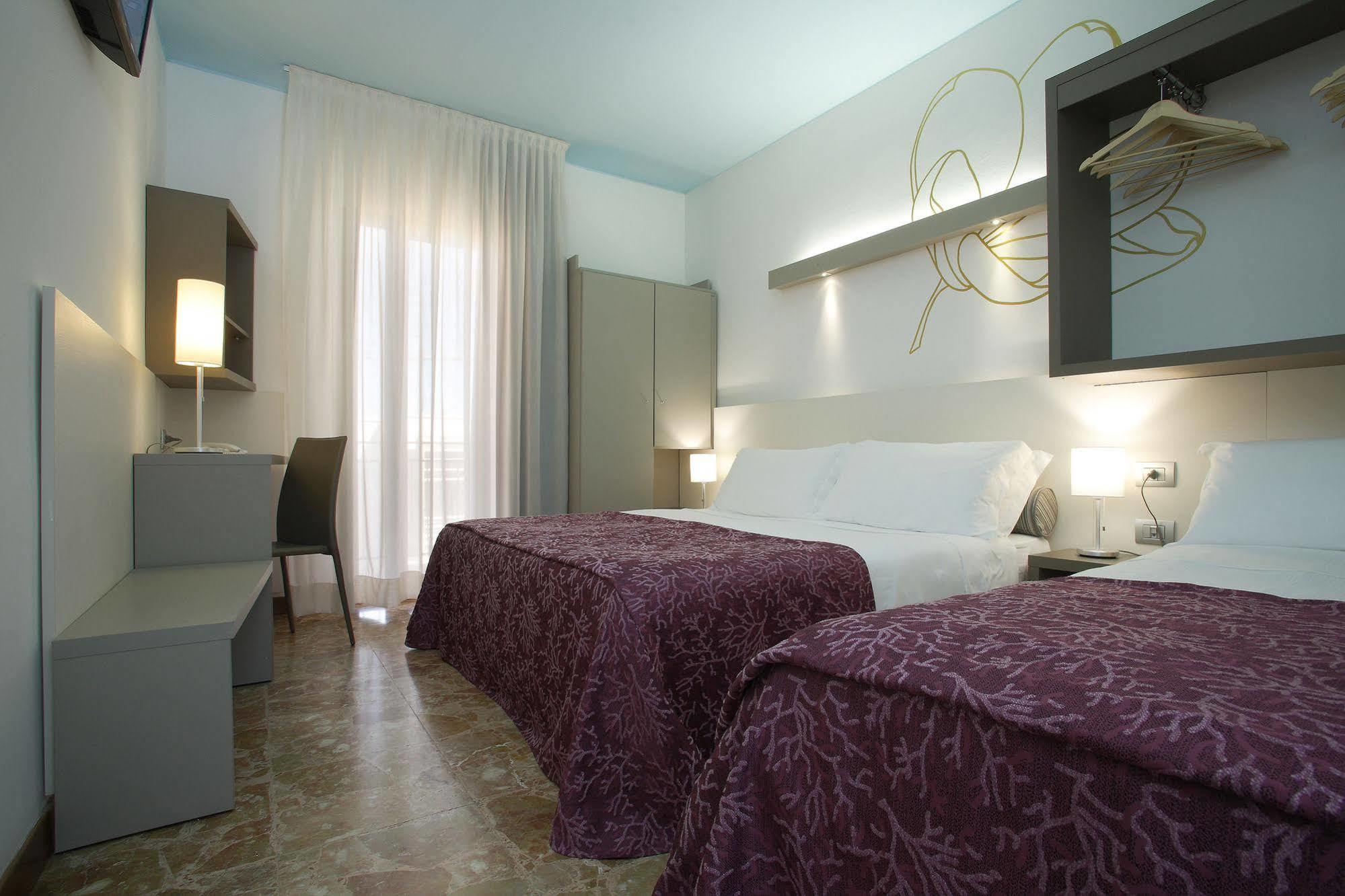 Hotel Sofia Lido di Jesolo Buitenkant foto