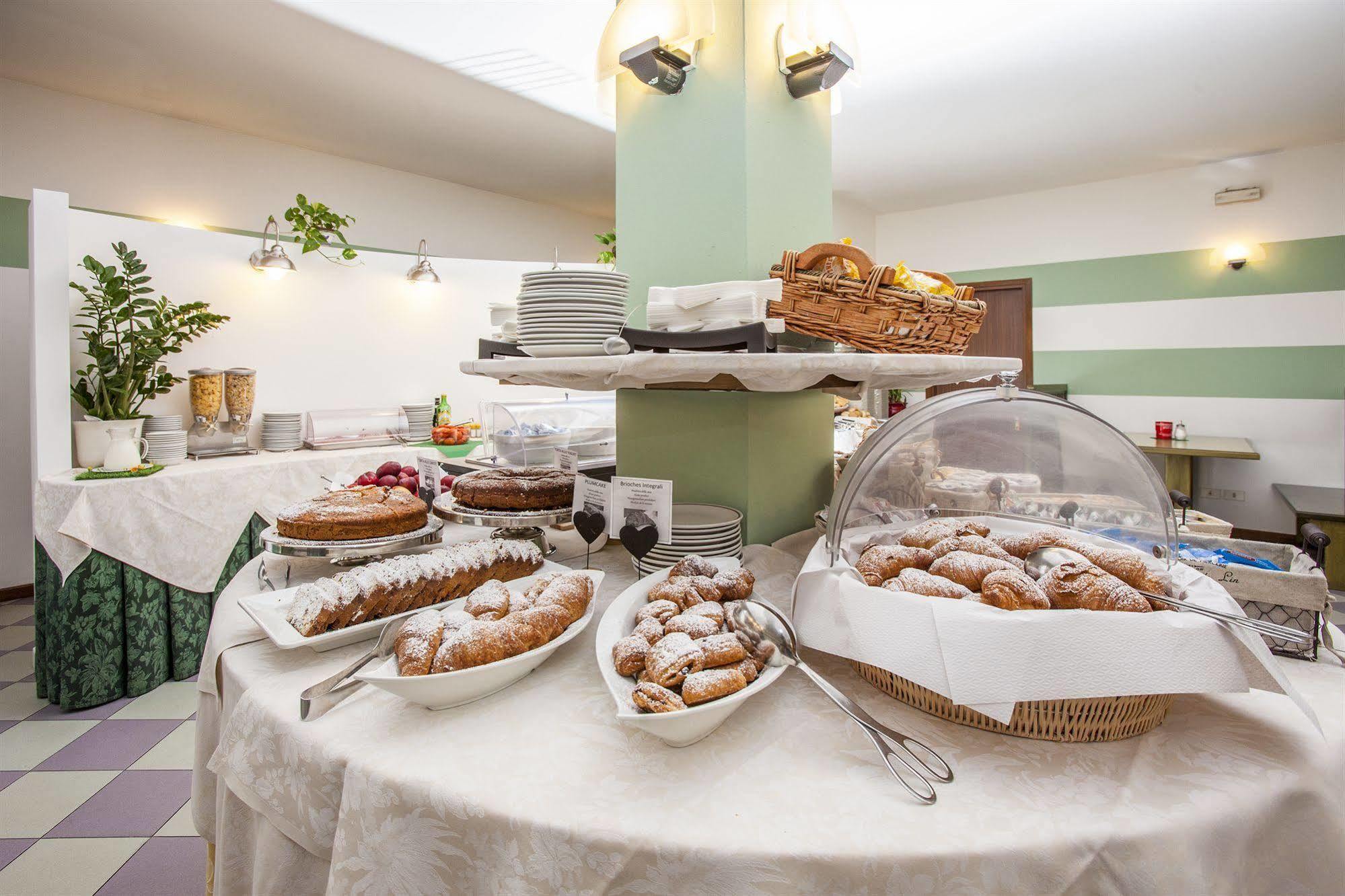 Hotel Sofia Lido di Jesolo Buitenkant foto