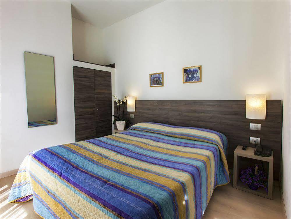 Hotel Sofia Lido di Jesolo Buitenkant foto